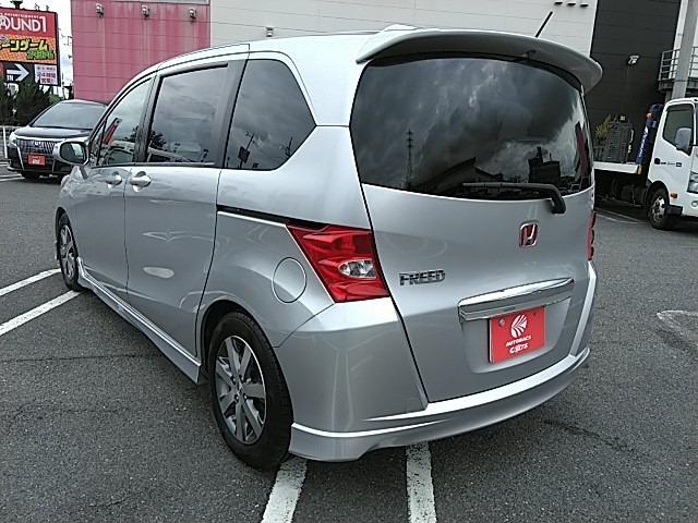 フリード G エアロ ワンオーナーユーザー買取車・片側パワースライドドア・地デジフルセグナビ・バックカメラ・ETC(8枚目)