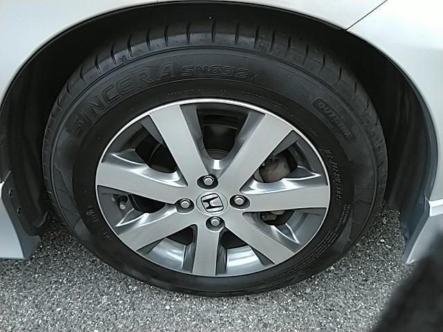 フリード G エアロ ワンオーナーユーザー買取車・片側パワースライドドア・地デジフルセグナビ・バックカメラ・ETC(9枚目)
