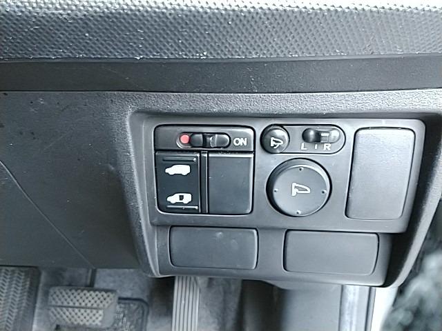 フリード G エアロ ワンオーナーユーザー買取車・片側パワースライドドア・地デジフルセグナビ・バックカメラ・ETC(23枚目)