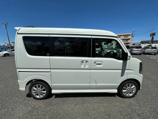 エブリイワゴン ＰＺターボスペシャル　・届出済未使用車・両側パワースライドドア・シートヒーター（運転席）・フルフラット（ベンチシート）・オートステップ（助手席側）・スペアキー２個・フロアマット／バイザー付き（6枚目）