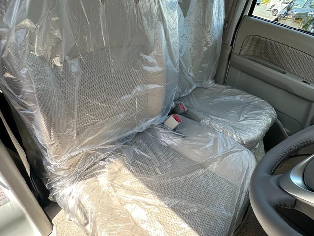 エブリイワゴン ＰＺターボスペシャル　・届出済未使用車・両側パワースライドドア・シートヒーター（運転席）・フルフラット（ベンチシート）・オートステップ（助手席側）・スペアキー２個・フロアマット／バイザー付き（9枚目）