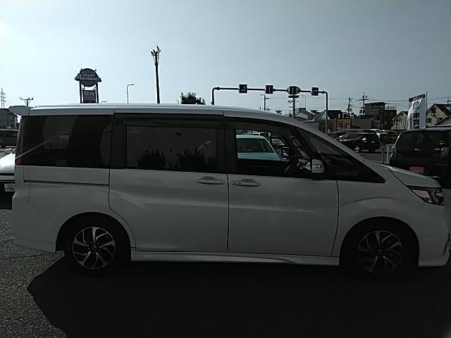 ステップワゴンスパーダ スパーダ ホンダセンシング助手席リフトアップシート車 衝突被害軽減装置 助手席リフトアップシート車(リモコン付き) 両側電動パワースライドドア 純正9インチナビ・天吊りモニター・バックカメラ・ETC スマートキー2個 クルーズコントロール(6枚目)