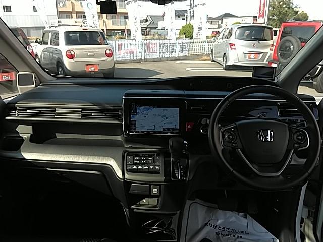 ステップワゴンスパーダ スパーダ ホンダセンシング助手席リフトアップシート車 衝突被害軽減装置 助手席リフトアップシート車(リモコン付き) 両側電動パワースライドドア 純正9インチナビ・天吊りモニター・バックカメラ・ETC スマートキー2個 クルーズコントロール(18枚目)