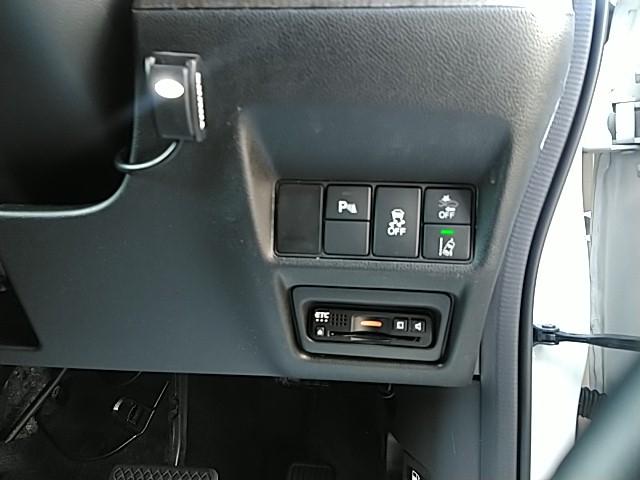 ステップワゴンスパーダ スパーダ ホンダセンシング助手席リフトアップシート車 衝突被害軽減装置 助手席リフトアップシート車(リモコン付き) 両側電動パワースライドドア 純正9インチナビ・天吊りモニター・バックカメラ・ETC スマートキー2個 クルーズコントロール(24枚目)