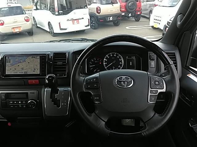 ハイエースバン 　ダークプライムＩＩ　トヨタセーフティーセンス　両側パワースライドドア　純正フルセグナビ　ビルトインＥＴＣ　パノラミックビューモニター　純正デジタルインナーミラー　ＬＥＤヘッドライト　スマートキー２個（11枚目）