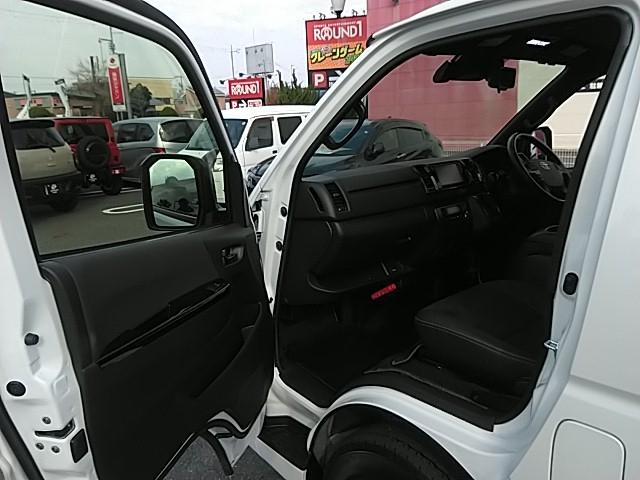 ハイエースバン 　ダークプライムＩＩ　トヨタセーフティーセンス　両側パワースライドドア　純正フルセグナビ　ビルトインＥＴＣ　パノラミックビューモニター　純正デジタルインナーミラー　ＬＥＤヘッドライト　スマートキー２個（19枚目）