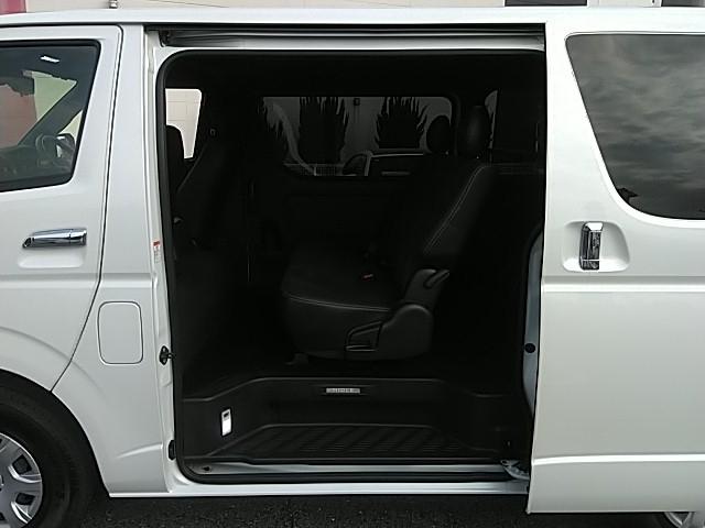 ハイエースバン 　ダークプライムＩＩ　トヨタセーフティーセンス　両側パワースライドドア　純正フルセグナビ　ビルトインＥＴＣ　パノラミックビューモニター　純正デジタルインナーミラー　ＬＥＤヘッドライト　スマートキー２個（21枚目）