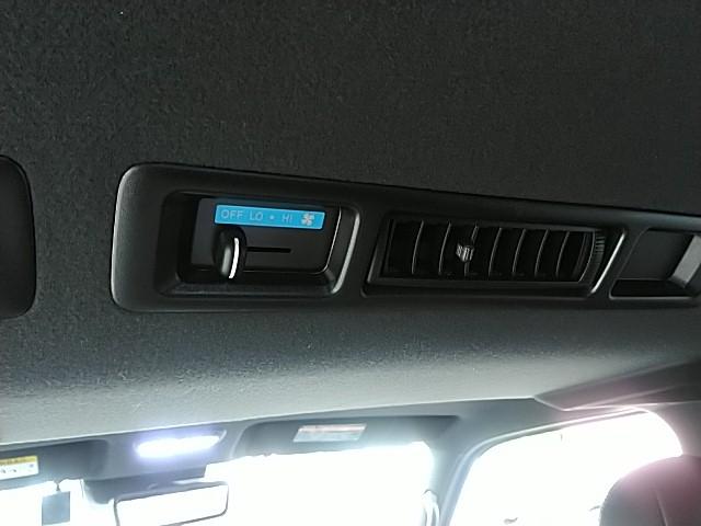 ハイエースバン 　ダークプライムＩＩ　トヨタセーフティーセンス　両側パワースライドドア　純正フルセグナビ　ビルトインＥＴＣ　パノラミックビューモニター　純正デジタルインナーミラー　ＬＥＤヘッドライト　スマートキー２個（24枚目）