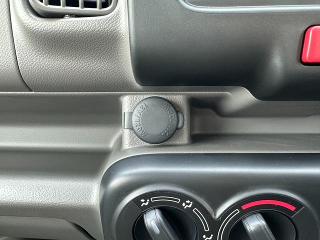 エブリイ ＰＡ　・届出済未使用車・スピーカー付きラジオ・純正フロアマット・バイザー・クリアランスソナー・アイドリングストップ・オートライト（30枚目）