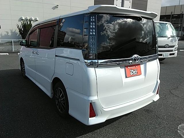 ヴォクシー ＺＳ　煌　ワンオーナーユーザー買取車・両側パワースライドドア・９インチ地デジフルセグナビ・１１型後席フリップダウンモニター・バックカメラ・ビルトインＥＴＣ・前後ドライブレコーダー・クルーズコントロール付き（8枚目）