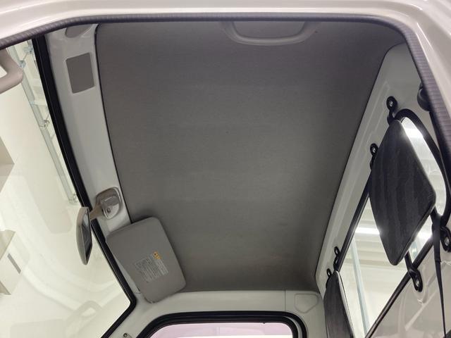 キャリイトラック 　ＫＵエアコンパワステ　修復歴なし　純正オーディオ（ＦＭ／ＡＭ）　ＡＴ（３速）　４ＷＤ　手動ミラー　マニュアルエアコン　ハロゲンヘッドライト　レベライザー　板カギ　マット　バイザー　パワーステアリング（23枚目）