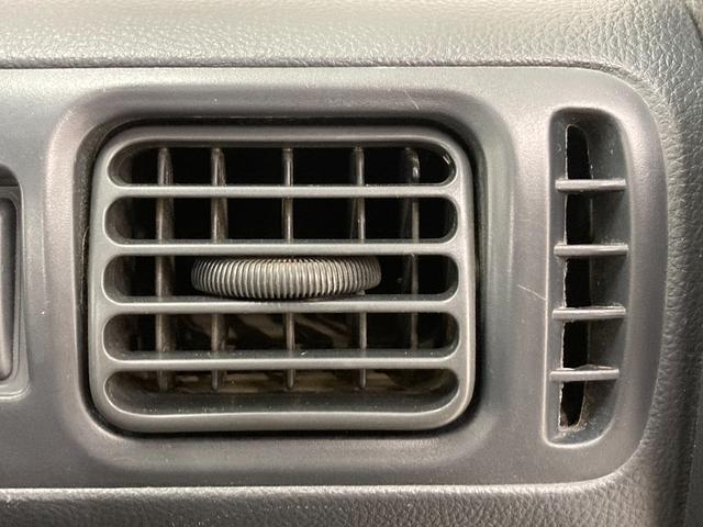キャリイトラック 　ＫＵエアコンパワステ　修復歴なし　純正オーディオ（ＦＭ／ＡＭ）　ＡＴ（３速）　４ＷＤ　手動ミラー　マニュアルエアコン　ハロゲンヘッドライト　レベライザー　板カギ　マット　バイザー　パワーステアリング（36枚目）