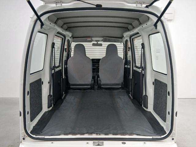 ハイゼットカーゴ スペシャル　修復歴なし　純正オーディオ（ＦＭ／ＡＭ）　手動ミラー　Ｗエアバッグ　ＡＴ（４速）　ハロゲンヘッドライト　両側スライドドア　レベライザー　板カギ　パワーステアリング　マット　バイザー（24枚目）