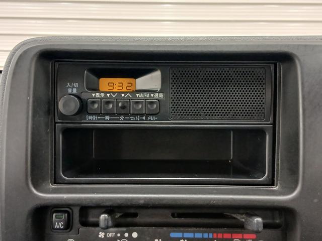 ハイゼットカーゴ スペシャル　修復歴なし　純正オーディオ（ＦＭ／ＡＭ）　手動ミラー　Ｗエアバッグ　ＡＴ（４速）　ハロゲンヘッドライト　両側スライドドア　レベライザー　板カギ　パワーステアリング　マット　バイザー（34枚目）
