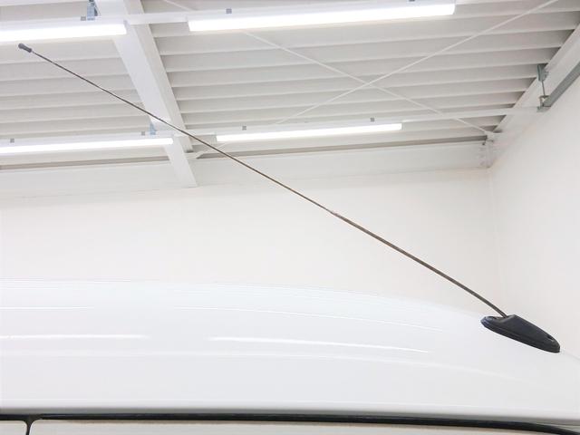 エブリイ ＰＡ　修復歴なし　純正オーディオ（ＦＭ／ＡＭ）　手動ミラー　５ＡＧＳ　Ｗエアバッグ　マニュアルエアコン　ハロゲンヘッドライト　両側スライドドア　レベライザー　板カギ　パワーステアリング　マット　バイザー（18枚目）