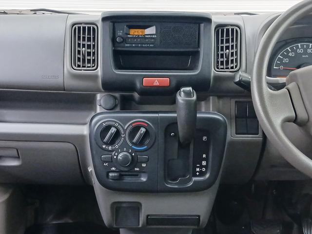 エブリイ ＰＡ　修復歴なし　純正オーディオ（ＦＭ／ＡＭ）　手動ミラー　５ＡＧＳ　Ｗエアバッグ　マニュアルエアコン　ハロゲンヘッドライト　両側スライドドア　レベライザー　板カギ　パワーステアリング　マット　バイザー（28枚目）