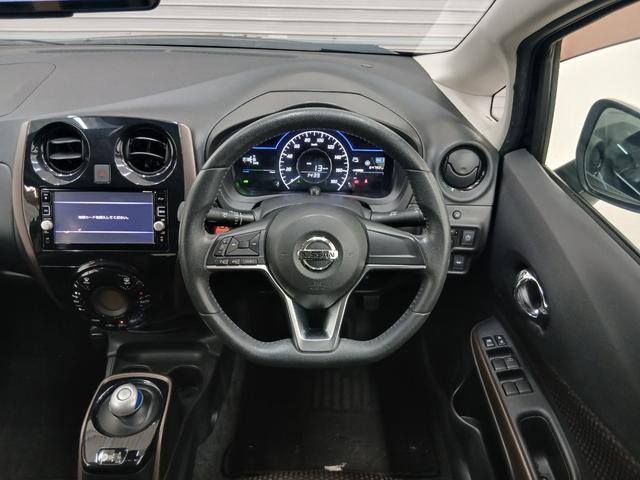 ノート ｅ－パワー　メダリスト　修復歴なし　アラウンドビューモニター　衝突被害軽減ブレーキ　プッシュスタート　オートミラー　ＣＶＴ　オートエアコン　ＥＴＣ　フォグライト　オートライト　純正アルミホイール　チルトステアリング（31枚目）