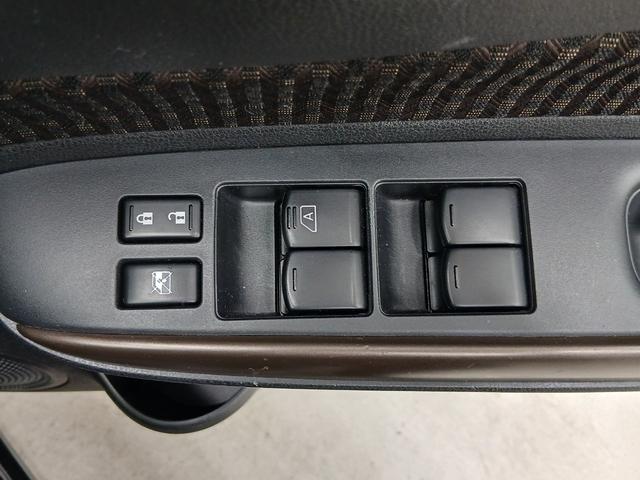 ノート ｅ－パワー　メダリスト　修復歴なし　アラウンドビューモニター　衝突被害軽減ブレーキ　プッシュスタート　オートミラー　ＣＶＴ　オートエアコン　ＥＴＣ　フォグライト　オートライト　純正アルミホイール　チルトステアリング（40枚目）