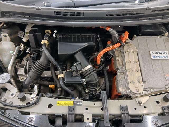 ノート ｅ－パワー　メダリスト　修復歴なし　アラウンドビューモニター　衝突被害軽減ブレーキ　プッシュスタート　オートミラー　ＣＶＴ　オートエアコン　ＥＴＣ　フォグライト　オートライト　純正アルミホイール　チルトステアリング（41枚目）