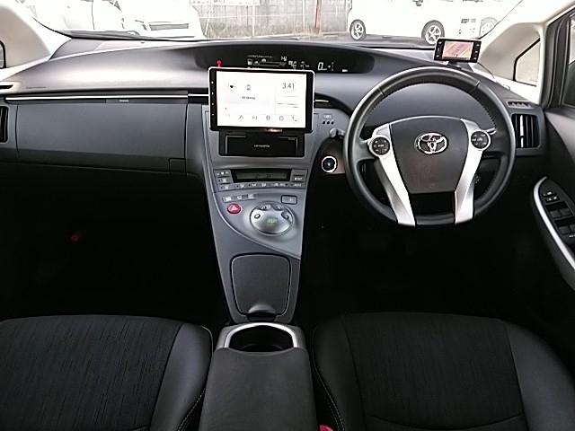 プリウス Ｇツーリングセレクション　キーレス　１７アルミホイール　エアバッグ　オートマ　ディーラー車　フル装備　ＨＩＤヘッドライト　ＥＴＣ　バックカメラ　スマートキー（2枚目）