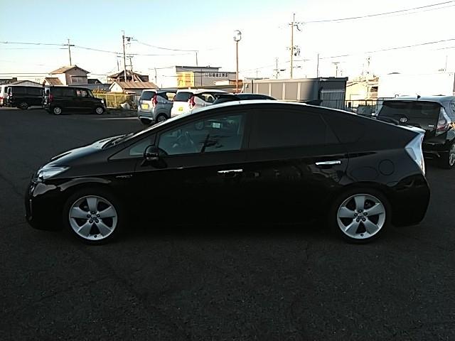 プリウス Ｇツーリングセレクション　キーレス　１７アルミホイール　エアバッグ　オートマ　ディーラー車　フル装備　ＨＩＤヘッドライト　ＥＴＣ　バックカメラ　スマートキー（9枚目）