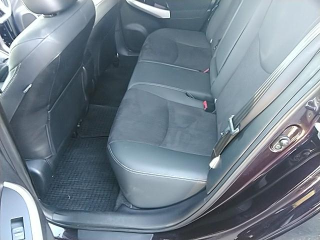 プリウス Ｇツーリングセレクション　キーレス　１７アルミホイール　エアバッグ　オートマ　ディーラー車　フル装備　ＨＩＤヘッドライト　ＥＴＣ　バックカメラ　スマートキー（12枚目）