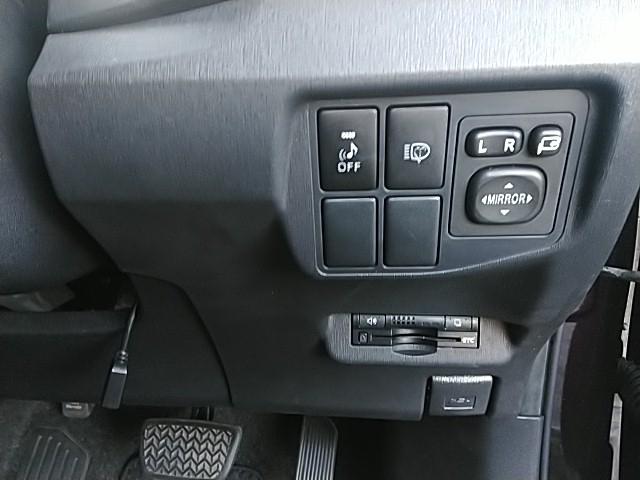 プリウス Ｇツーリングセレクション　キーレス　１７アルミホイール　エアバッグ　オートマ　ディーラー車　フル装備　ＨＩＤヘッドライト　ＥＴＣ　バックカメラ　スマートキー（17枚目）