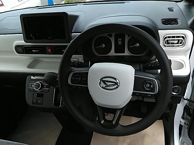 ムーヴキャンバス ストライプスＧターボ　両側電動スライド　キーレス　エアバッグ　オートマ　フル装備　衝突被害軽減システム　バックカメラ　スマートキー　オートクルーズコントロール　シートヒーター（8枚目）