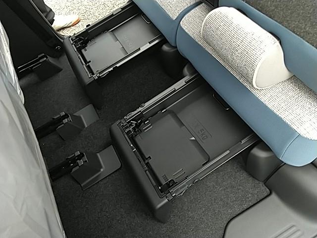 ムーヴキャンバス ストライプスＧターボ　両側電動スライド　キーレス　エアバッグ　オートマ　フル装備　衝突被害軽減システム　バックカメラ　スマートキー　オートクルーズコントロール　シートヒーター（28枚目）