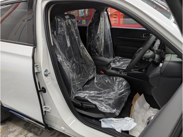 ヴェゼル e:HEV Z 登録済未使用車 マルチビューカメラ ホンダコネクトディスプレイ ETC2.0 ワイヤレス充電器 ホンダセンシング アクティブクルーズコントロール 車線維持支援システム アクティブドライビングビーム(20枚目)