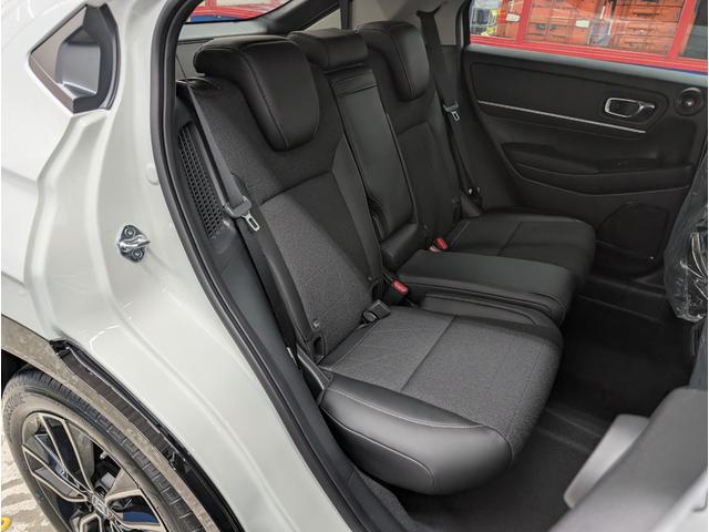 ヴェゼル e:HEV Z 登録済未使用車 マルチビューカメラ ホンダコネクトディスプレイ ETC2.0 ワイヤレス充電器 ホンダセンシング アクティブクルーズコントロール 車線維持支援システム アクティブドライビングビーム(24枚目)