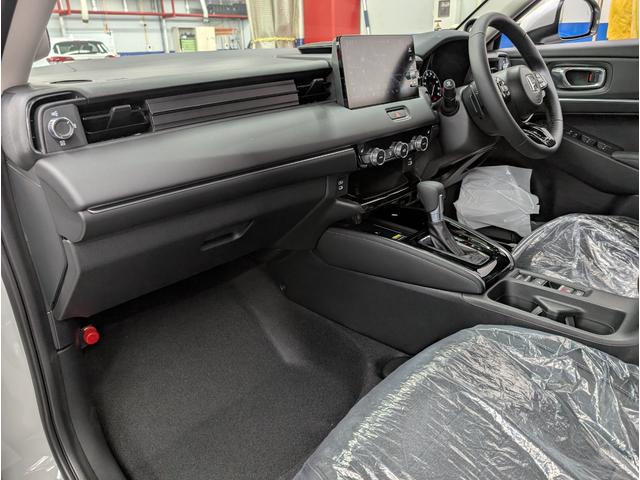 ヴェゼル e:HEV Z 登録済未使用車 マルチビューカメラ ホンダコネクトディスプレイ ETC2.0 ワイヤレス充電器 ホンダセンシング アクティブクルーズコントロール 車線維持支援システム アクティブドライビングビーム(27枚目)