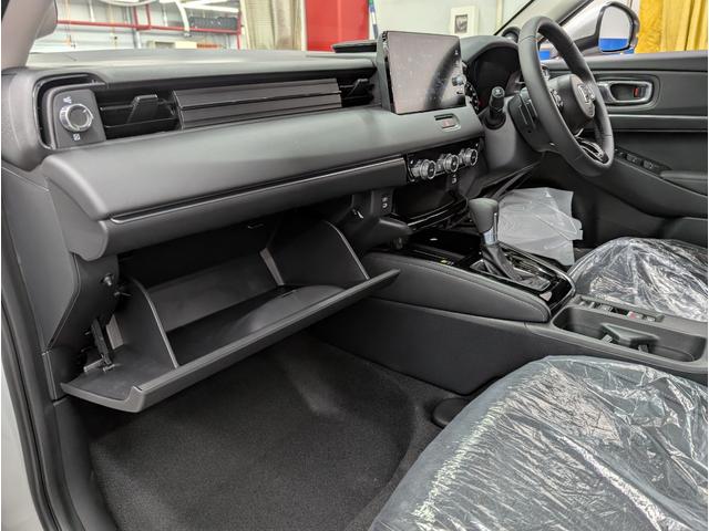 ヴェゼル e:HEV Z 登録済未使用車 マルチビューカメラ ホンダコネクトディスプレイ ETC2.0 ワイヤレス充電器 ホンダセンシング アクティブクルーズコントロール 車線維持支援システム アクティブドライビングビーム(28枚目)