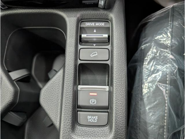 ヴェゼル e:HEV Z 登録済未使用車 マルチビューカメラ ホンダコネクトディスプレイ ETC2.0 ワイヤレス充電器 ホンダセンシング アクティブクルーズコントロール 車線維持支援システム アクティブドライビングビーム(61枚目)