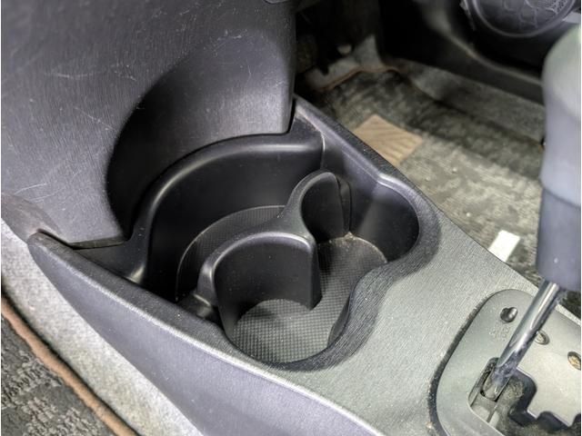 ヴィッツ Ｆ　キーレス　ＡＢＳ　電動格納ドアミラー　パワーウィンド　ＣＤオーディオ　運転席シートリフター　ＵＶカットガラス　プライバシーガラス　ＬＥＤリアコンビネーションランプ　アクセサリーソケット　パニティミラー（33枚目）