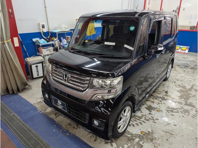 Ｎ－ＢＯＸカスタム Ｇ・Ｌパッケージ　左側パワースライドドア　右側イージークローザー　トラクションコントロール　電動格納ドアミラー　ステアリングリモコン　メモリーナビ　フルセグＴＶ　ＥＴＣ　前後ドライブレコーダー　レーダー探知機（8枚目）
