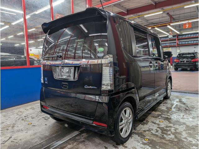 Ｎ－ＢＯＸカスタム Ｇ・Ｌパッケージ　左側パワースライドドア　右側イージークローザー　トラクションコントロール　電動格納ドアミラー　ステアリングリモコン　メモリーナビ　フルセグＴＶ　ＥＴＣ　前後ドライブレコーダー　レーダー探知機（10枚目）