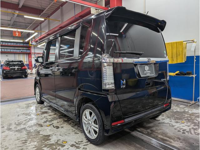 Ｎ－ＢＯＸカスタム Ｇ・Ｌパッケージ　左側パワースライドドア　右側イージークローザー　トラクションコントロール　電動格納ドアミラー　ステアリングリモコン　メモリーナビ　フルセグＴＶ　ＥＴＣ　前後ドライブレコーダー　レーダー探知機（12枚目）