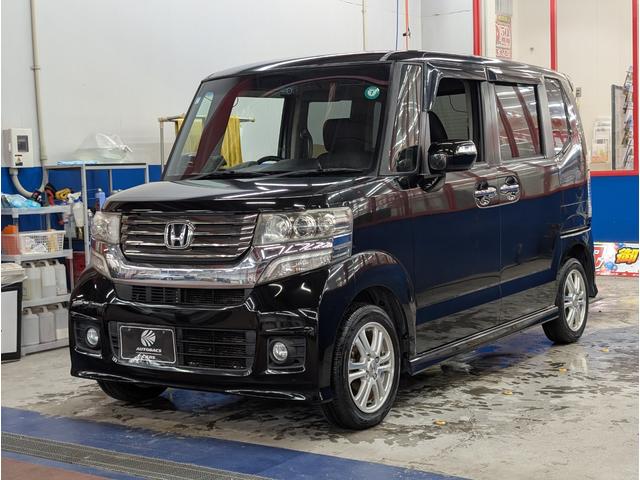 Ｎ－ＢＯＸカスタム Ｇ・Ｌパッケージ　左側パワースライドドア　右側イージークローザー　トラクションコントロール　電動格納ドアミラー　ステアリングリモコン　メモリーナビ　フルセグＴＶ　ＥＴＣ　前後ドライブレコーダー　レーダー探知機（13枚目）
