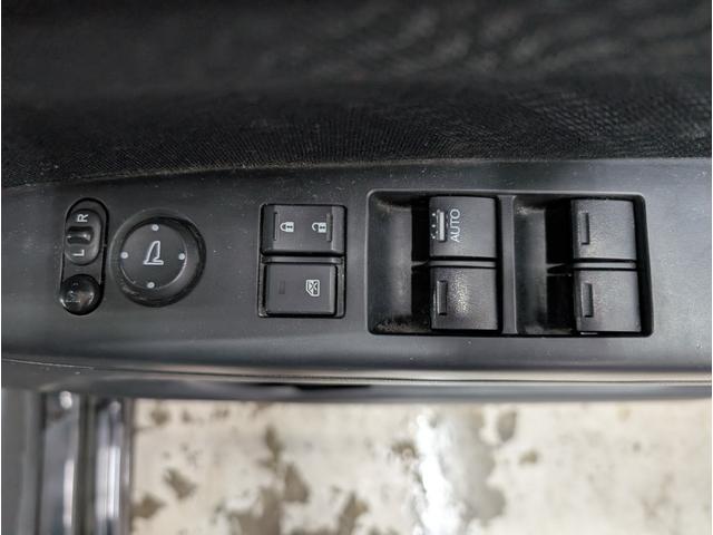 Ｎ－ＢＯＸカスタム Ｇ・Ｌパッケージ　左側パワースライドドア　右側イージークローザー　トラクションコントロール　電動格納ドアミラー　ステアリングリモコン　メモリーナビ　フルセグＴＶ　ＥＴＣ　前後ドライブレコーダー　レーダー探知機（43枚目）