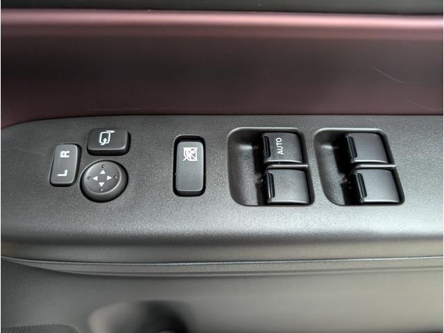 スペーシアカスタム ハイブリッドＸＳターボ　届出済未使用車　スズキセーフティサポート　アダプティブクルーズコントロール　ＬＥＤヘッドライト　コーナーセンサー　オートライト　ターボ車　パドルシフト　ヘッドアップディスプレイ　ステアリングヒーター（31枚目）