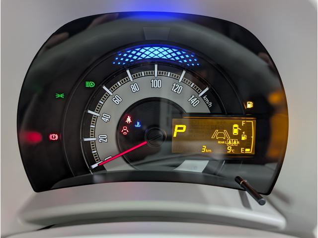 ���[�^�[�̓V���v���Ō��₷���f�U�C���ł��������ɑ傫�ȃX�s�[�h���[�^�[�ƃ}���`�C���t�H���[�V�����f�B�X�v�����z�u����Ă��܂���