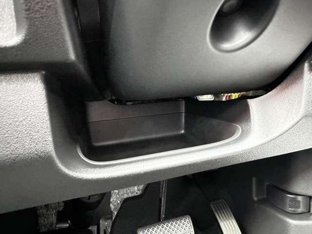 N-BOXカスタム ベースグレード 届出済未使用車 ホンダセンシング ダイレクトプロジェクション式フルLEDヘッドライト 左側パワースライドドア 運転席・助手席シートヒーター オートリトラミラー 14インチアルミホイール(26枚目)