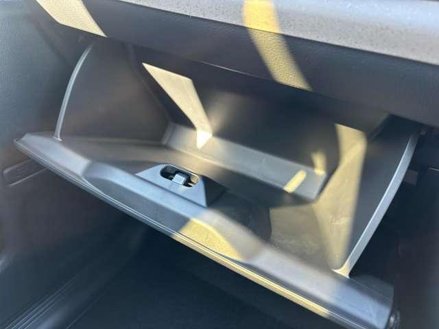 フリード ｅ：ＨＥＶエアー　ＥＸ　登録済未使用車　ホンダセンシング　ブラインドスポットインフォメーション　Ｈｏｎｄａ　ＣＮＮＥＣＴ　運転席＆助手席シートヒーター　リアクーラー　ＵＳＢチャージャー　本革巻ステアリングホイール（38枚目）