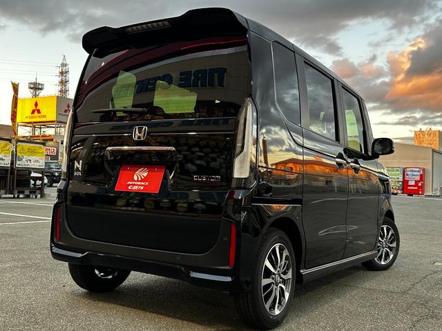 N-BOXカスタム ベースグレード 届出済未使用車 ホンダセンシング ダイレクトプロジェクション式フルLEDヘッドライト 左側パワースライドドア 運転席・助手席シートヒーター オートリトラミラー 14インチアルミホイール(8枚目)