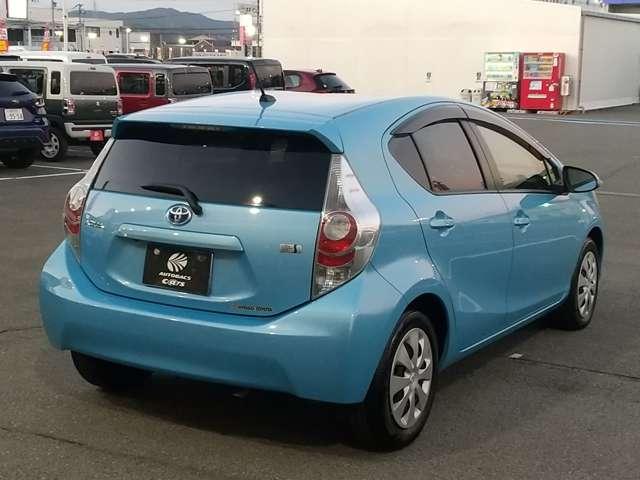 アクア Ｓ　純正ナビ　バックカメラ　スマートキー　プッシュスタート　電動格納ドアミラー　ＬＥＤヘッドライト（8枚目）