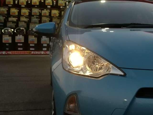 アクア Ｓ　純正ナビ　バックカメラ　スマートキー　プッシュスタート　電動格納ドアミラー　ＬＥＤヘッドライト（9枚目）