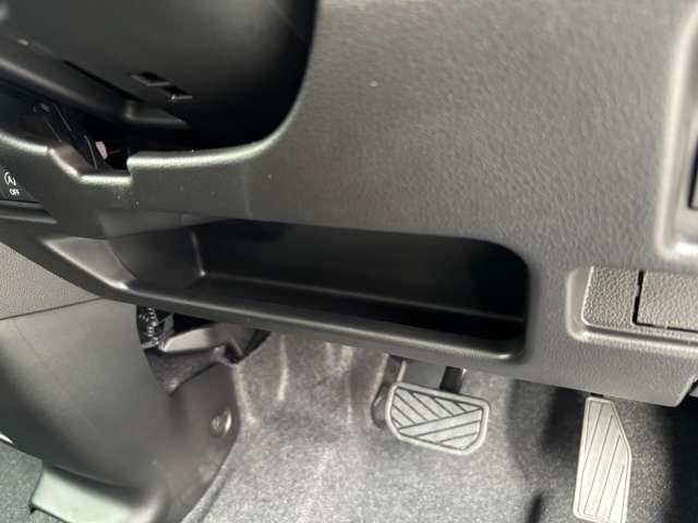 スペーシアカスタム ハイブリッドＸＳターボ　届出済未使用車　スズキセーフティサポート　パドルシフト　スリムサーキュレーター　両側パワースライドドア　ステアリングヒーター　運転席・助手席シートヒーター　本革巻ステアリングホイール　１５インチアルミ（29枚目）