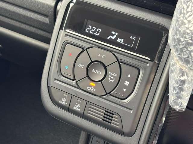 スペーシアカスタム ハイブリッドＸＳターボ　届出済未使用車　スズキセーフティサポート　パドルシフト　スリムサーキュレーター　両側パワースライドドア　ステアリングヒーター　運転席・助手席シートヒーター　本革巻ステアリングホイール　１５インチアルミ（35枚目）