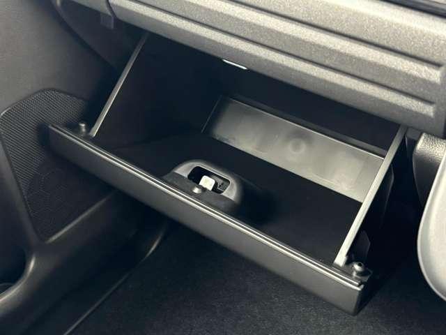 スペーシアカスタム ハイブリッドＸＳターボ　届出済未使用車　スズキセーフティサポート　パドルシフト　スリムサーキュレーター　両側パワースライドドア　ステアリングヒーター　運転席・助手席シートヒーター　本革巻ステアリングホイール　１５インチアルミ（40枚目）